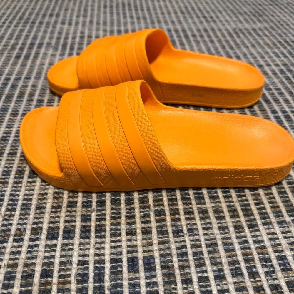 adidas adilette Adult Sport Swimming Slide Sandals size 9 orange
